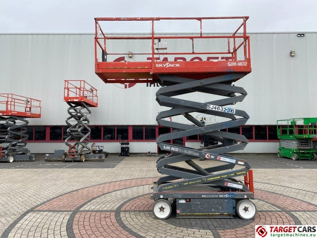 SkyJack SJIII-4632 Electric 4632 Scissor Work Lift 1170cm - Scissor lift: picture 5 SkyJack SJIII-4632 Electric 4632 Scissor Work Lift 1170cm - Scissor lift: picture 5