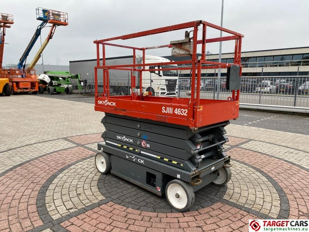SkyJack SJIII-4632 Electric 4632 Scissor Work Lift 1170cm - Scissor lift: picture 2 SkyJack SJIII-4632 Electric 4632 Scissor Work Lift 1170cm - Scissor lift: picture 2