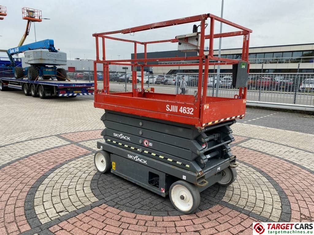 SkyJack SJIII-4632 Electric 4632 Scissor Work Lift 1170cm - Scissor lift: picture 2 SkyJack SJIII-4632 Electric 4632 Scissor Work Lift 1170cm - Scissor lift: picture 2
