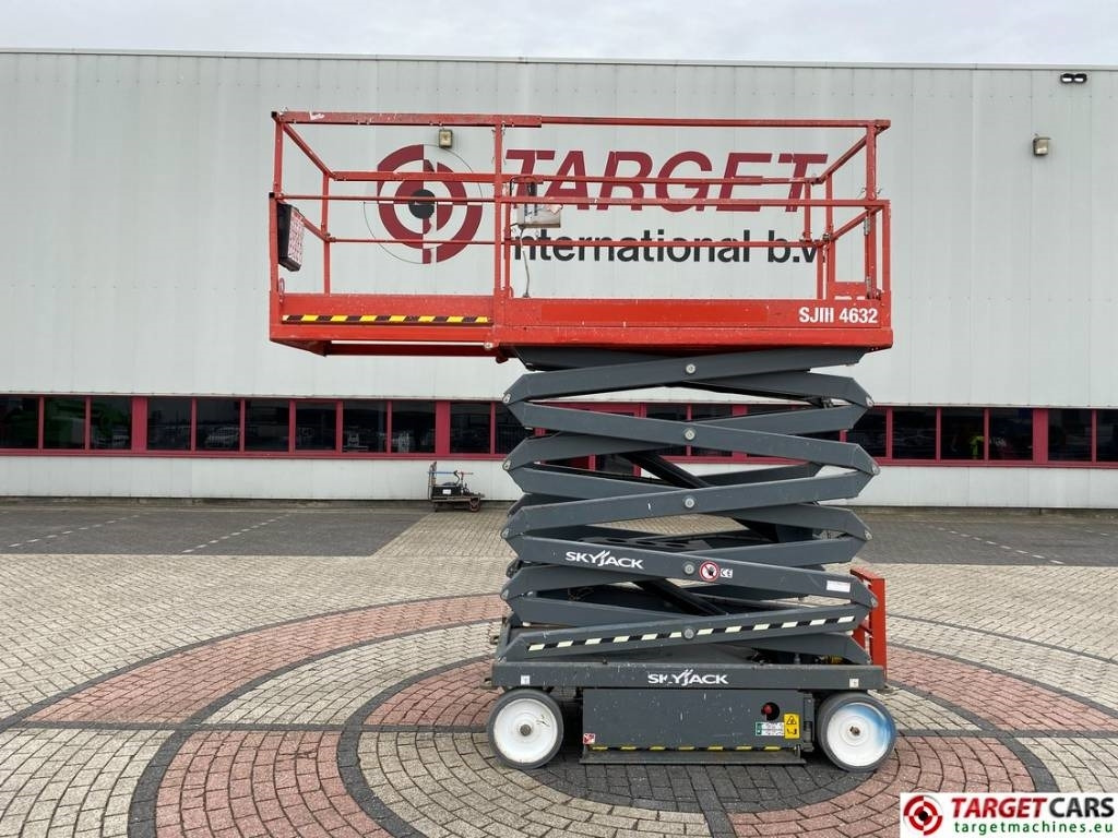 SkyJack SJIII-4632 Electric 4632 Scissor Work Lift 1170cm - Scissor lift: picture 5 SkyJack SJIII-4632 Electric 4632 Scissor Work Lift 1170cm - Scissor lift: picture 5
