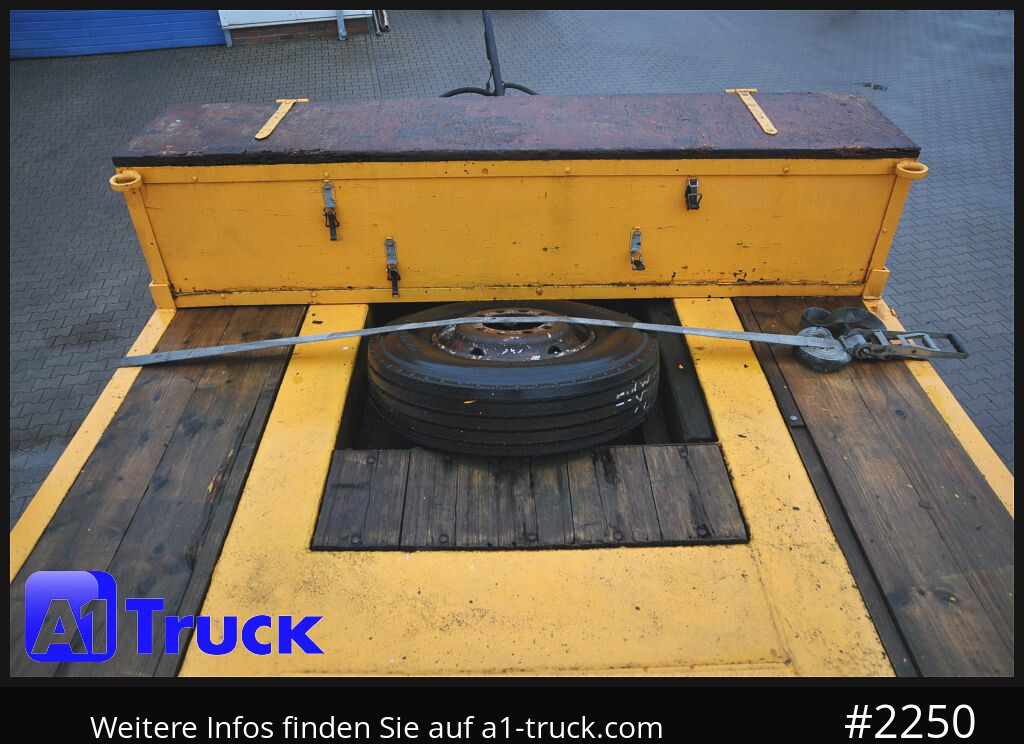 GOLDHOFER 4 Achs Tiefbett, Tieflader, Auffahrrampen, - Low loader semi-trailer: picture 3 GOLDHOFER 4 Achs Tiefbett, Tieflader, Auffahrrampen, - Low loader semi-trailer: picture 3