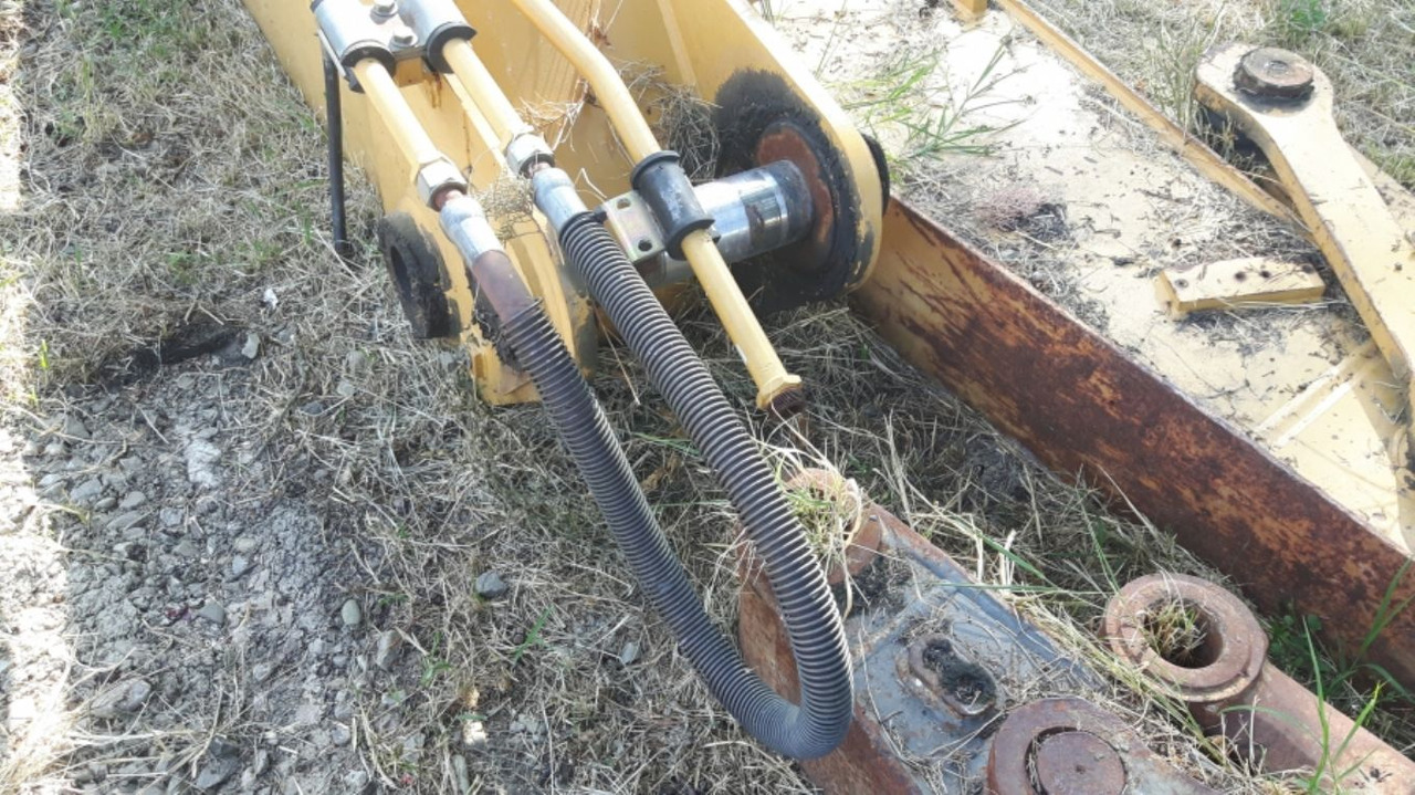 Caterpillar 317 NVA BRACCIO TRIPLICE CON PERNI - Boom for Construction machinery: picture 1 Caterpillar 317 NVA BRACCIO TRIPLICE CON PERNI - Boom for Construction machinery: picture 1