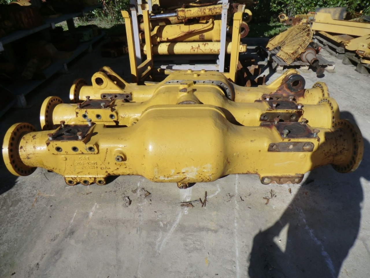 Caterpillar 735 ALLOGGIAMENTO ASSALE POSTERIORE - Rear axle for Construction machinery: picture 2 Caterpillar 735 ALLOGGIAMENTO ASSALE POSTERIORE - Rear axle for Construction machinery: picture 2
