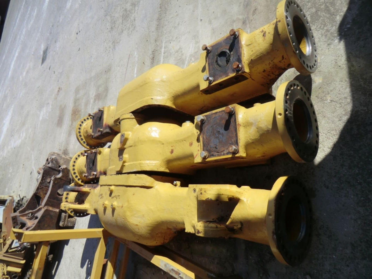 Caterpillar 735 ALLOGGIAMENTO ASSALE POSTERIORE - Rear axle for Construction machinery: picture 1 Caterpillar 735 ALLOGGIAMENTO ASSALE POSTERIORE - Rear axle for Construction machinery: picture 1