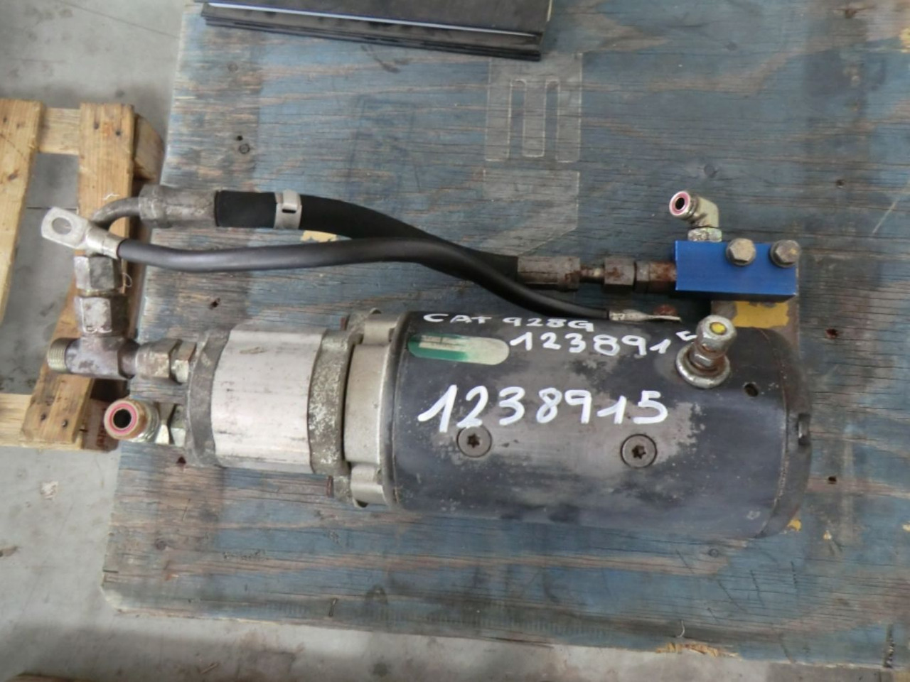 Caterpillar 928G POMPE STERZO AUSILIARIO - Hydraulic pump for Construction machinery: picture 2 Caterpillar 928G POMPE STERZO AUSILIARIO - Hydraulic pump for Construction machinery: picture 2