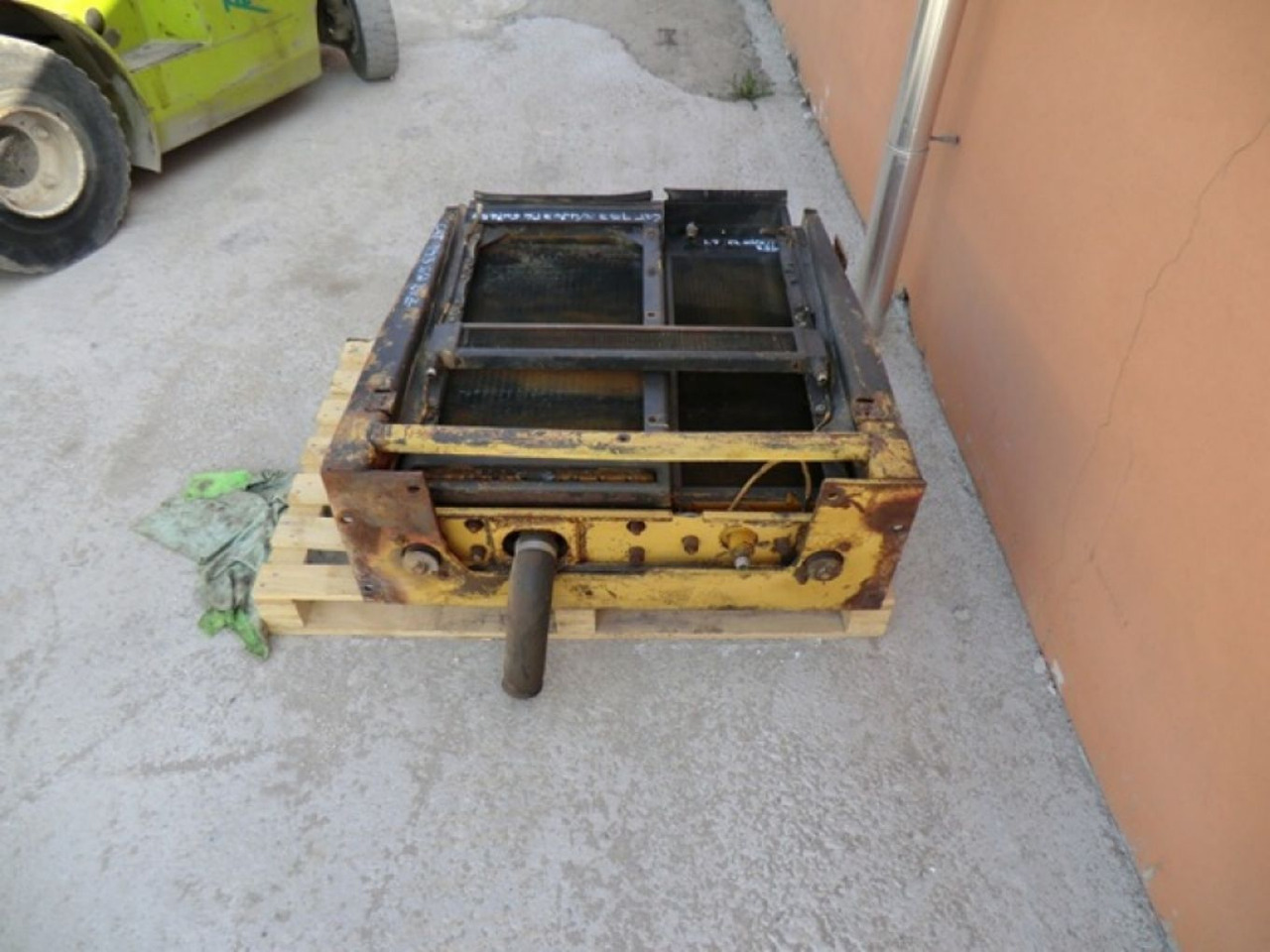 Caterpillar 953 RADIATORE ACQUA - Radiator for Construction machinery: picture 3 Caterpillar 953 RADIATORE ACQUA - Radiator for Construction machinery: picture 3