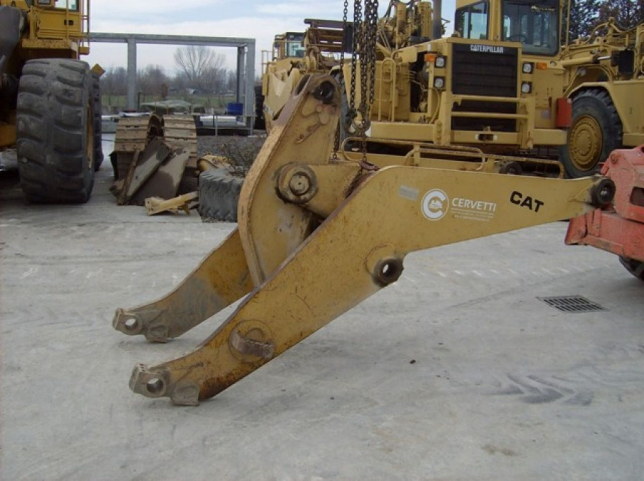 Caterpillar 963 BRACCIO CON BIELLA - Boom for Construction machinery: picture 1 Caterpillar 963 BRACCIO CON BIELLA - Boom for Construction machinery: picture 1