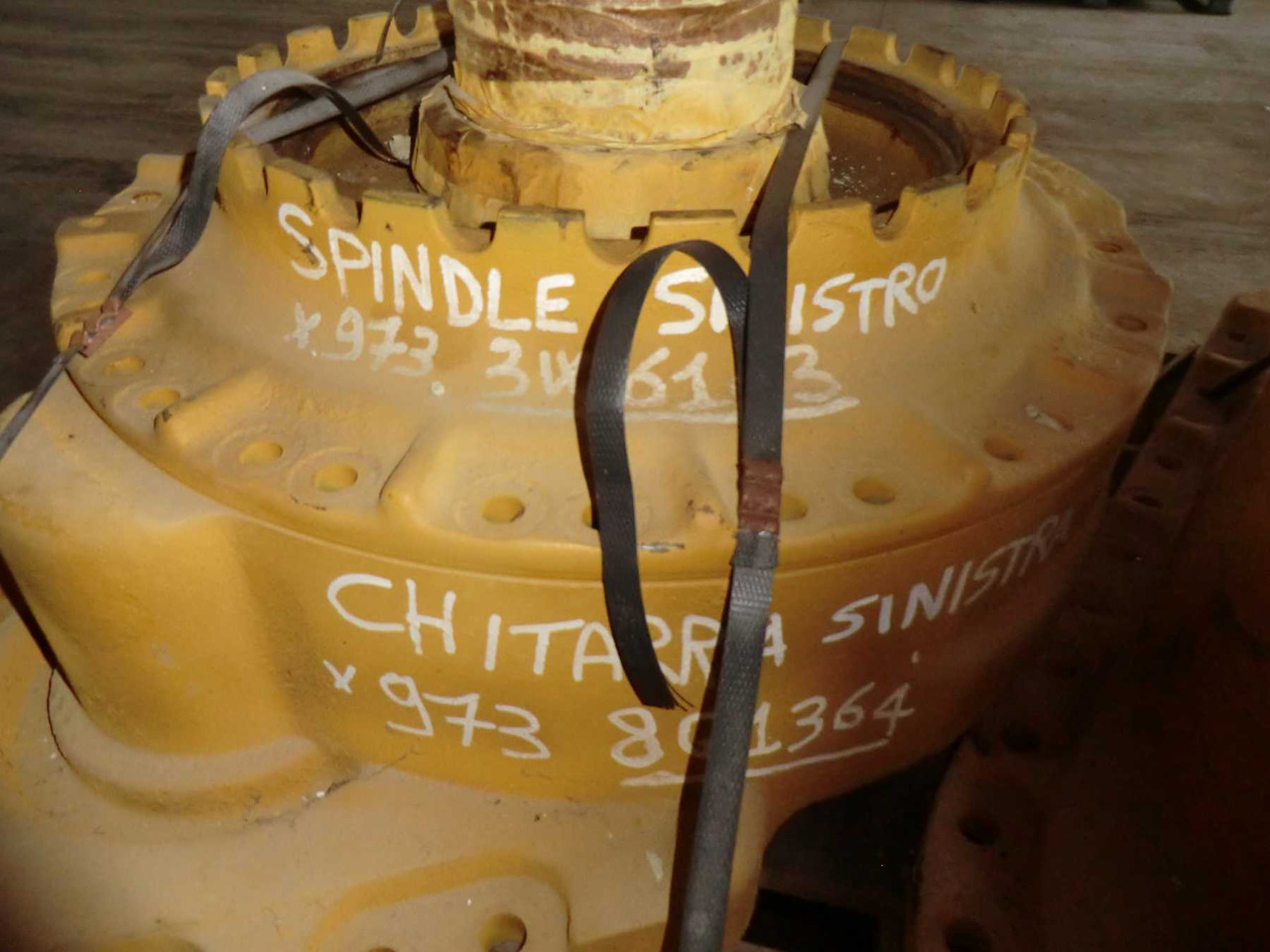 Caterpillar 973 LGP SPINDLE - Undercarriage parts for Construction machinery: picture 2 Caterpillar 973 LGP SPINDLE - Undercarriage parts for Construction machinery: picture 2