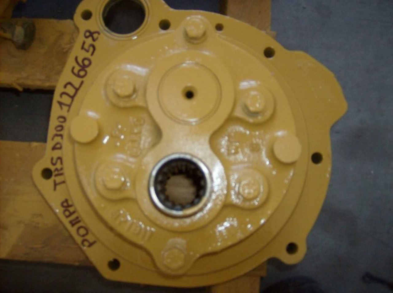 Caterpillar D300D POMPA DI TRASMISSIONE - Hydraulic pump for Construction machinery: picture 3 Caterpillar D300D POMPA DI TRASMISSIONE - Hydraulic pump for Construction machinery: picture 3