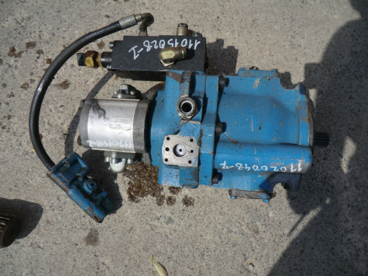 VOLVO L120C ALBERO, SENSORE E POMPA - Transmission for Construction machinery: picture 3 VOLVO L120C ALBERO, SENSORE E POMPA - Transmission for Construction machinery: picture 3