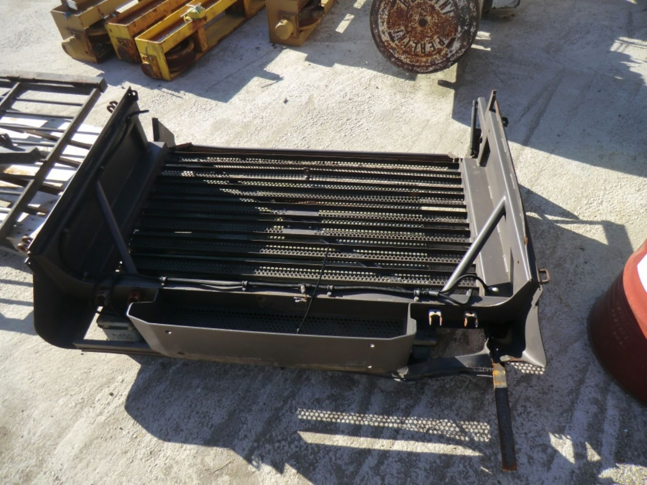 VOLVO L330E GRIGLIA - Grill for Construction machinery: picture 5 VOLVO L330E GRIGLIA - Grill for Construction machinery: picture 5