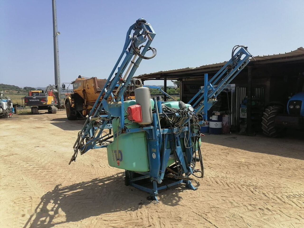 Berthoud MACK10 - Tractor mounted sprayer: picture 1 Berthoud MACK10 - Tractor mounted sprayer: picture 1