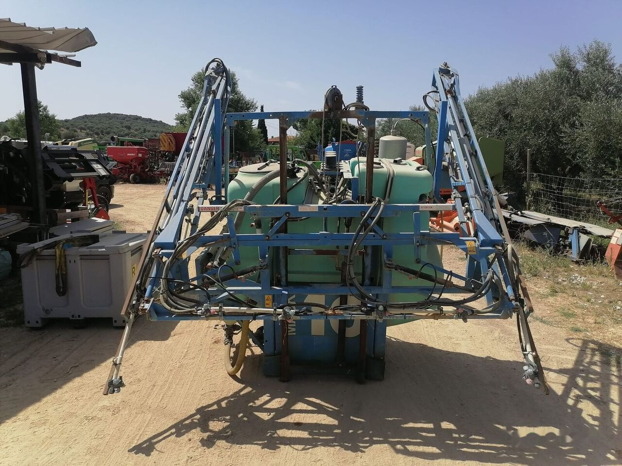 Berthoud MACK10 - Tractor mounted sprayer: picture 4 Berthoud MACK10 - Tractor mounted sprayer: picture 4