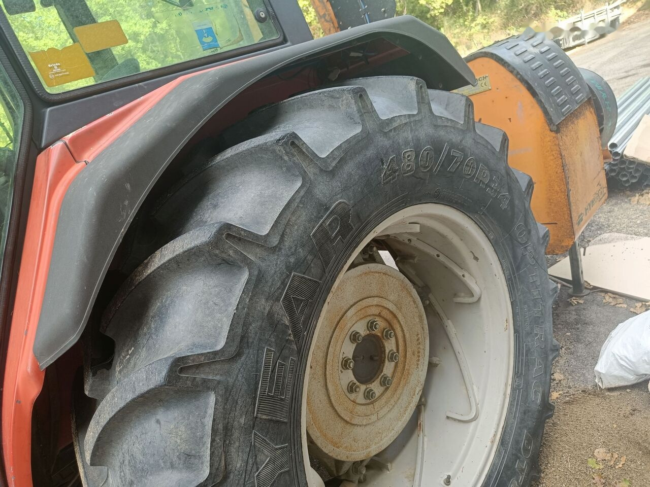 Massey Ferguson 383 - Farm tractor: picture 4 Massey Ferguson 383 - Farm tractor: picture 4
