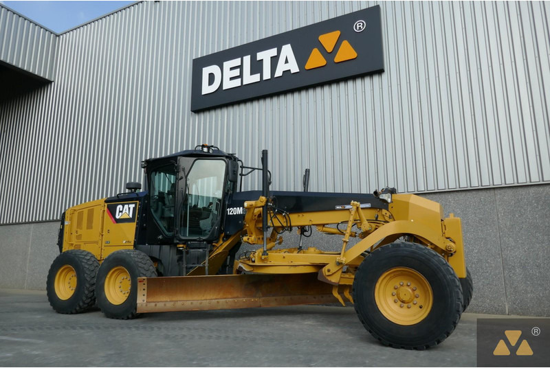 Caterpillar 120M2 - Grader: picture 3 Caterpillar 120M2 - Grader: picture 3