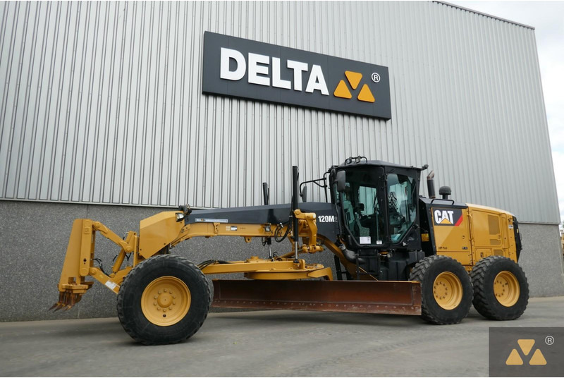 Caterpillar 120M2 - Grader: picture 4 Caterpillar 120M2 - Grader: picture 4
