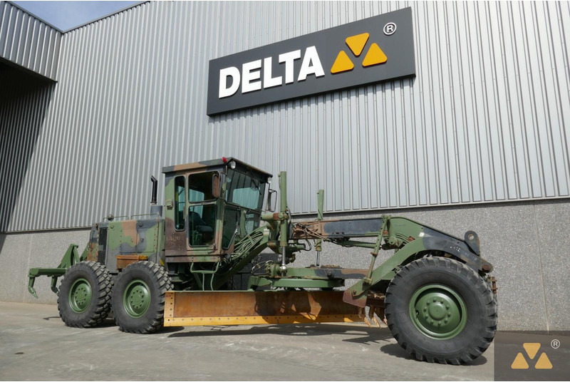 Caterpillar 130G Ex-army - Grader: picture 3 Caterpillar 130G Ex-army - Grader: picture 3