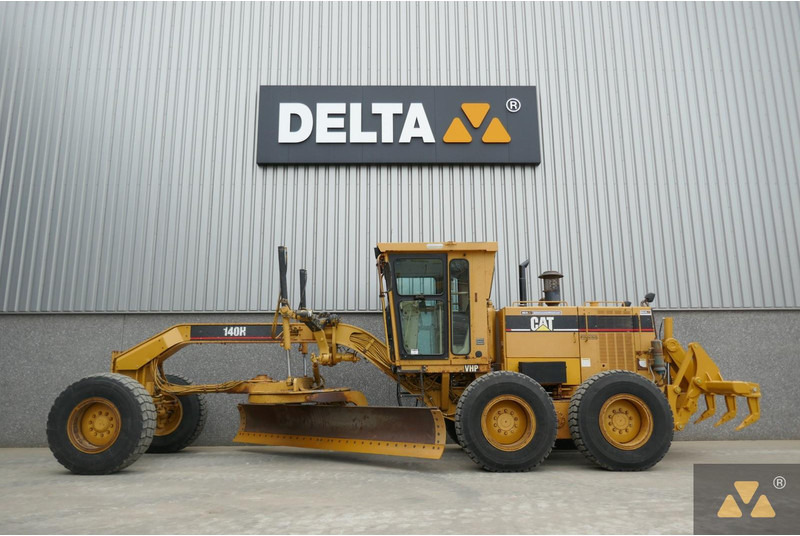Grader Caterpillar 140H: picture 1