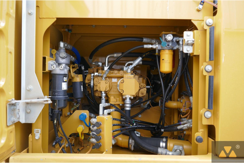 Crawler excavator Caterpillar 320FL: picture 17