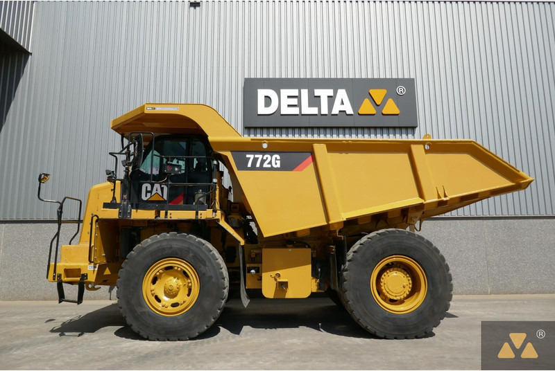Rigid dumper/ Rock truck Caterpillar 772G: picture 1