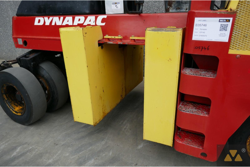 Pneumatic roller Dynapac CP142: picture 19