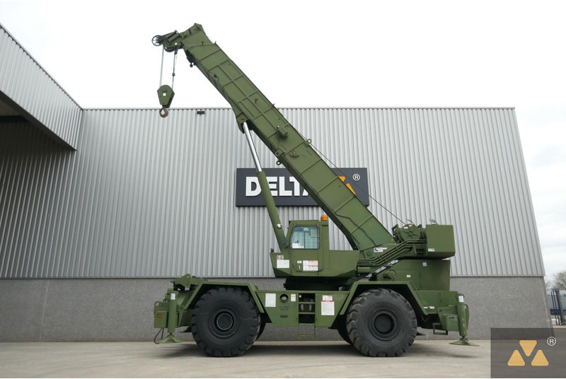 Grove RT875 Ex-army - Rough terrain crane: picture 1 Grove RT875 Ex-army - Rough terrain crane: picture 1