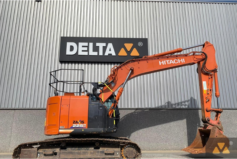 Hitachi ZX225USLC-6 - Crawler excavator: picture 2 Hitachi ZX225USLC-6 - Crawler excavator: picture 2