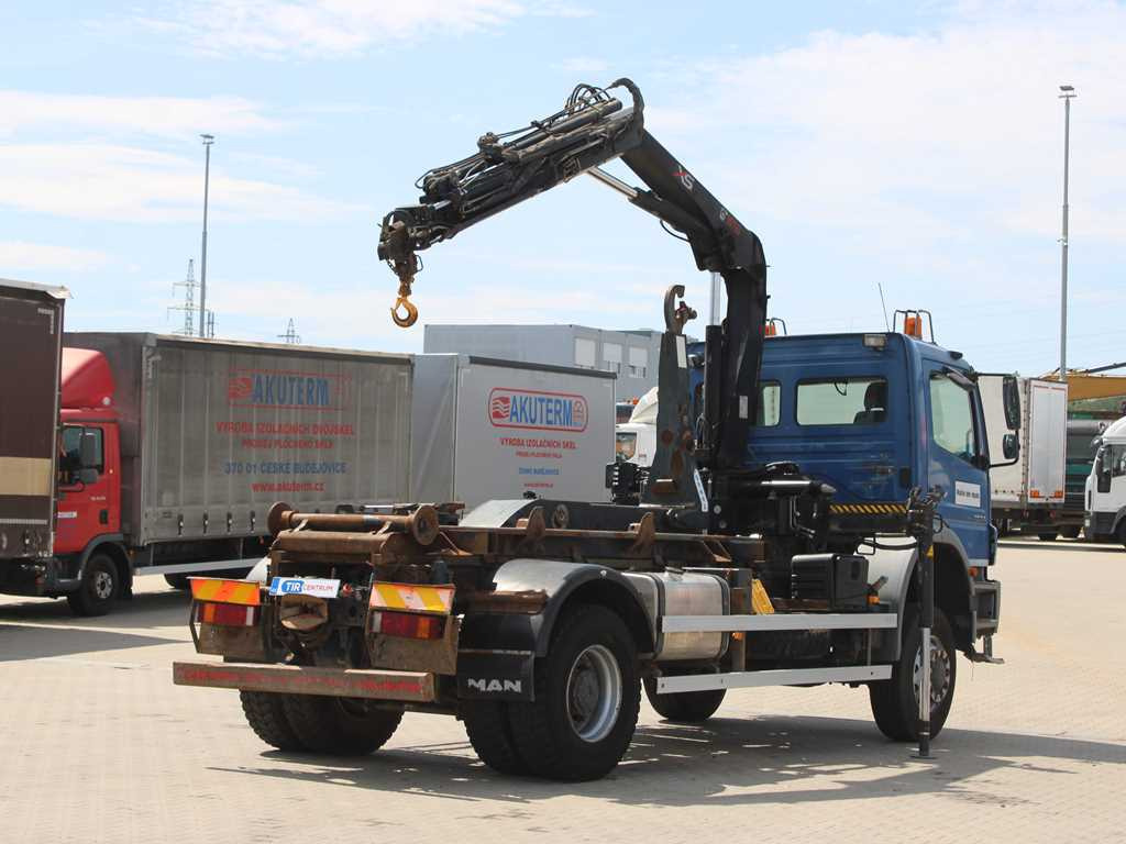 Mercedes-Benz AXOR 1824, HYDRAULIC ARM HIAB 099B-3 DUO, 4x4 - Hook lift truck, Crane truck: picture 4 Mercedes-Benz AXOR 1824, HYDRAULIC ARM HIAB 099B-3 DUO, 4x4 - Hook lift truck, Crane truck: picture 4
