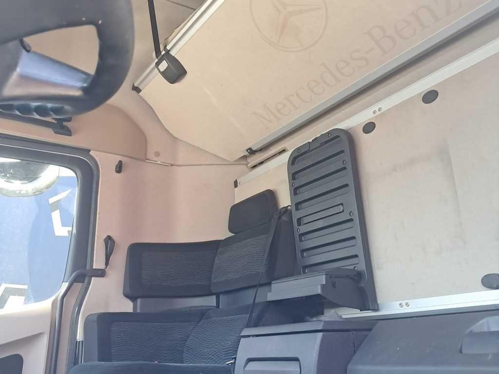 Mercedes-Benz Actros 2542, 6X2 - Curtainsider truck: picture 5 Mercedes-Benz Actros 2542, 6X2 - Curtainsider truck: picture 5