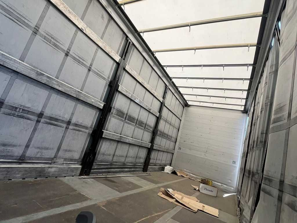 Mercedes-Benz Actros 2542, 6X2 - Curtainsider truck: picture 5 Mercedes-Benz Actros 2542, 6X2 - Curtainsider truck: picture 5