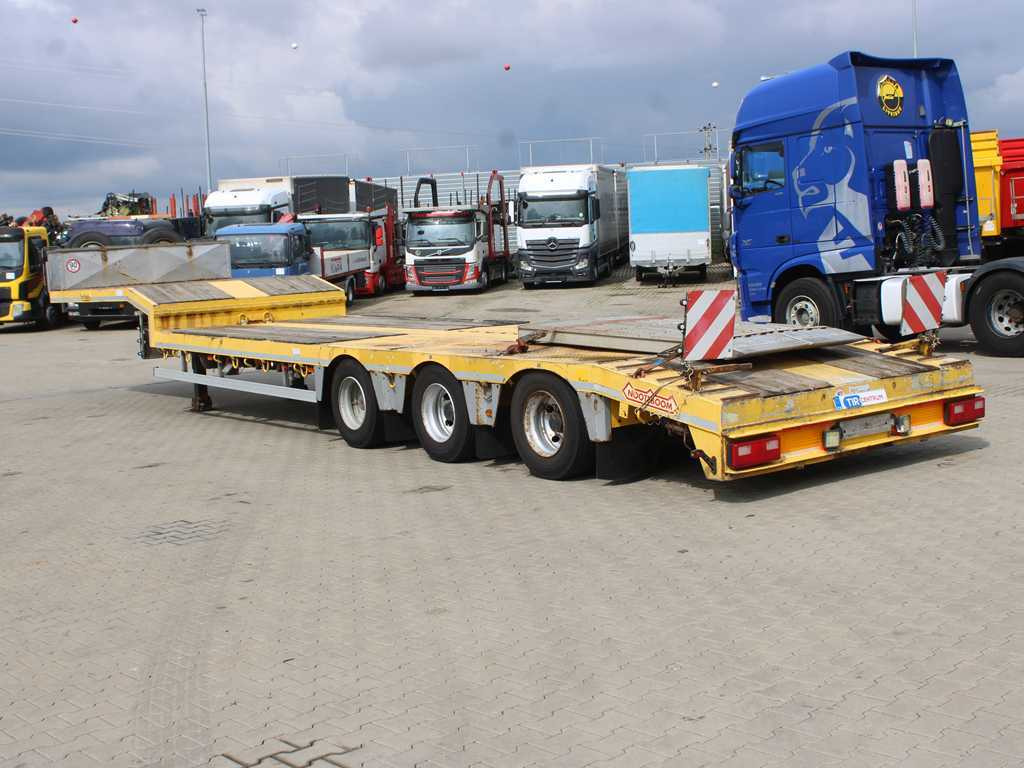 Nooteboom OSD-41-03, LIFT AXLE, DRIVEWAYS - Low loader semi-trailer: picture 5 Nooteboom OSD-41-03, LIFT AXLE, DRIVEWAYS - Low loader semi-trailer: picture 5