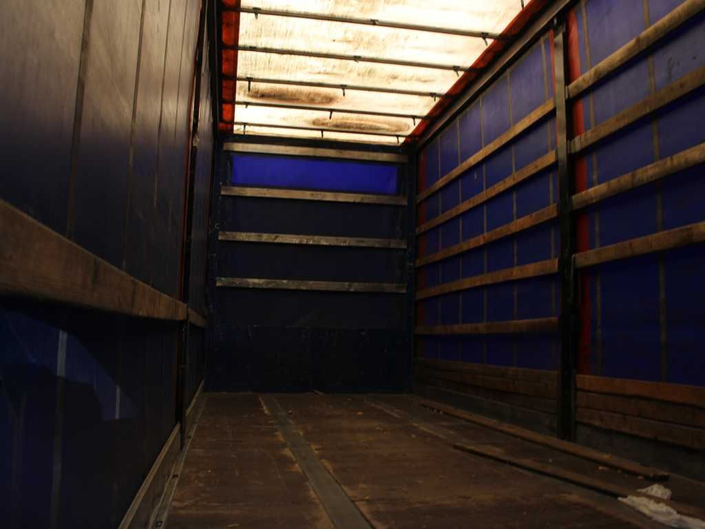 SVAN CHT101 - Curtainsider trailer: picture 4 SVAN CHT101 - Curtainsider trailer: picture 4