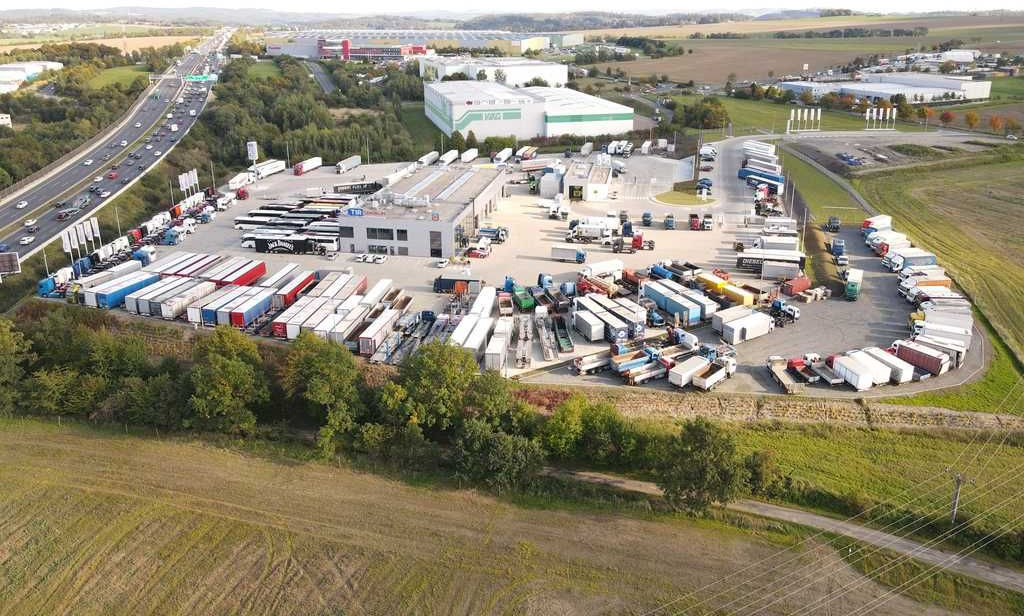 Schmitz Cargobull SKO 24, LIFTING AXLE, SAF, CARRIER - Closed box semi-trailer: picture 5 Schmitz Cargobull SKO 24, LIFTING AXLE, SAF, CARRIER - Closed box semi-trailer: picture 5