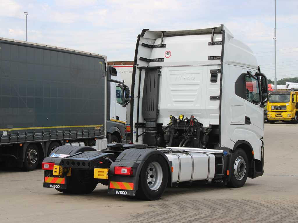 Iveco S - WAY 480, EURO 6, RETARDER, NAVIGATION, INDEPENDENT AIR CONDITIONING - Tractor unit: picture 4 Iveco S - WAY 480, EURO 6, RETARDER, NAVIGATION, INDEPENDENT AIR CONDITIONING - Tractor unit: picture 4