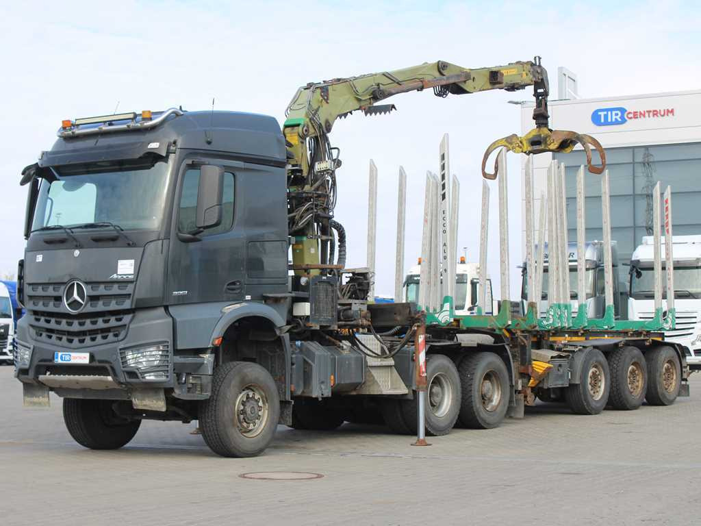 Mercedes-Benz Arocs 3351, 6x6, HYDRAULIC ARM LOGLIFT ET450, TIRES 80% + DOLL (2017) - Tractor unit: picture 1 Mercedes-Benz Arocs 3351, 6x6, HYDRAULIC ARM LOGLIFT ET450, TIRES 80% + DOLL (2017) - Tractor unit: picture 1