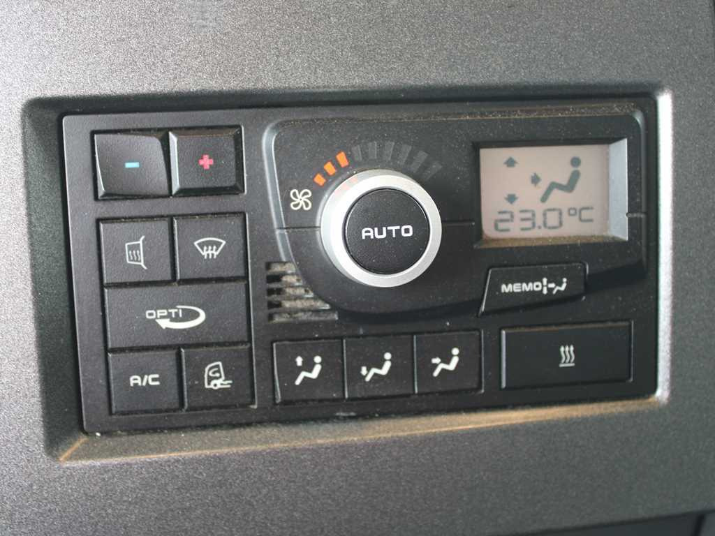 Tractor unit Renault T 520, LOWDECK, INDEPENDENT AIR CONDITIONING, EURO 6: picture 10
