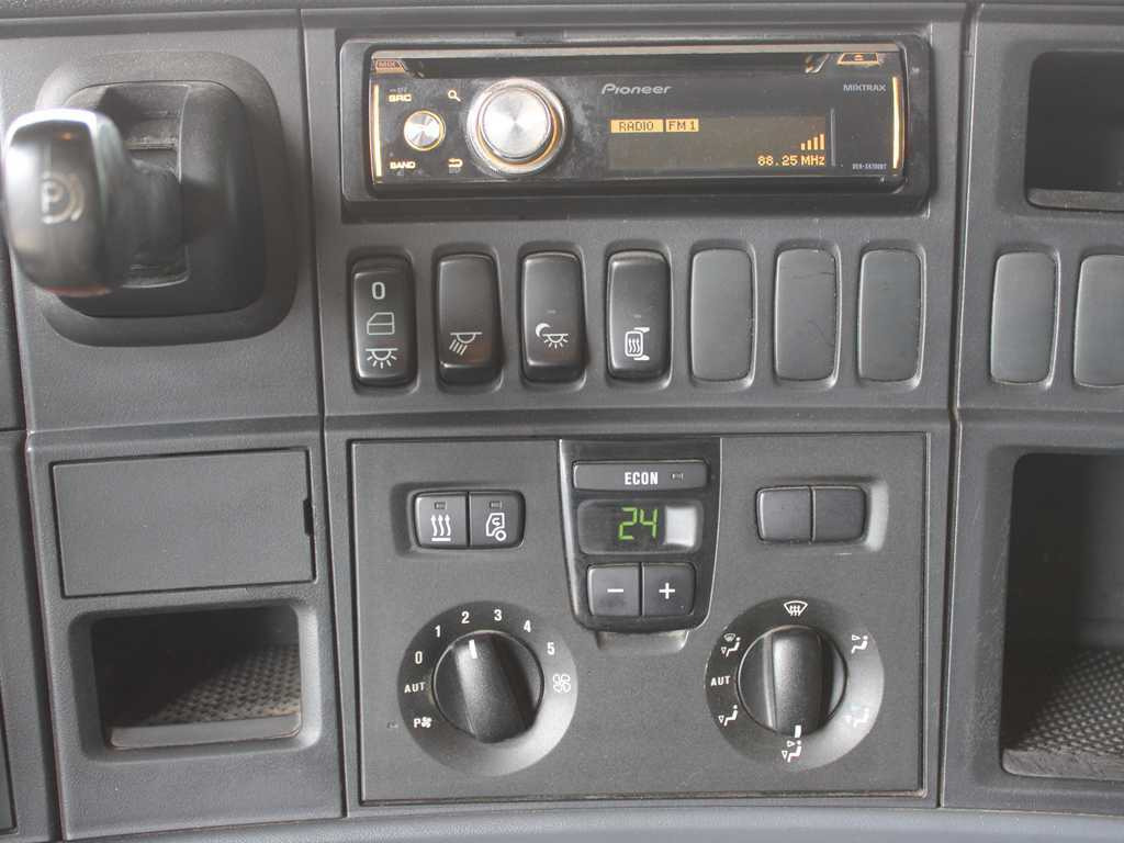 Tractor unit Scania R490, EURO 6, INDEPENDENT AIR CONDITIONING, RETARDER, DUAL-CIRCUIT HYDRAULICS: picture 11