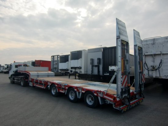 HUMBAUR HTSK 30 schräg, 3-Achs Tieflader, Radmulden, Liftachse, Nachlaufachse, Verzinkt - Low loader semi-trailer: picture 4 HUMBAUR HTSK 30 schräg, 3-Achs Tieflader, Radmulden, Liftachse, Nachlaufachse, Verzinkt - Low loader semi-trailer: picture 4