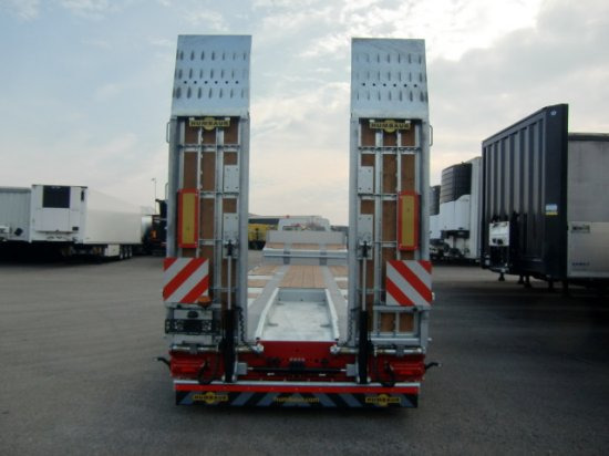 HUMBAUR HTSK 30 schräg, 3-Achs Tieflader, Radmulden, Liftachse, Nachlaufachse, Verzinkt - Low loader semi-trailer: picture 5 HUMBAUR HTSK 30 schräg, 3-Achs Tieflader, Radmulden, Liftachse, Nachlaufachse, Verzinkt - Low loader semi-trailer: picture 5
