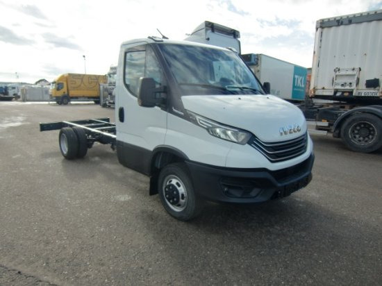 Iveco Daily 40 - 180 Fahrgestell, E6 Automatik 2 Stück verfügbar - Cab chassis truck: picture 3 Iveco Daily 40 - 180 Fahrgestell, E6 Automatik 2 Stück verfügbar - Cab chassis truck: picture 3