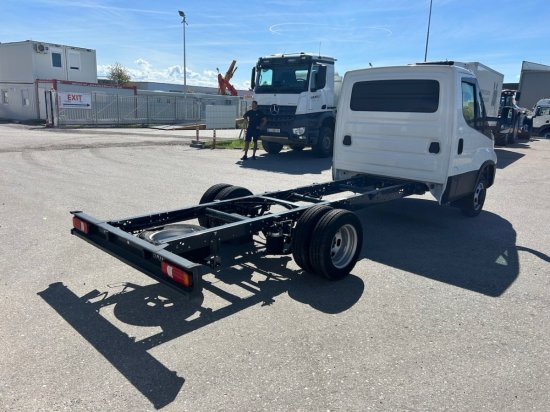 Iveco Daily 40 - 180 Fahrgestell, E6 Ohne Motor/Ohne Getriebe 2 Stück verfügbar - Cab chassis truck: picture 5 Iveco Daily 40 - 180 Fahrgestell, E6 Ohne Motor/Ohne Getriebe 2 Stück verfügbar - Cab chassis truck: picture 5