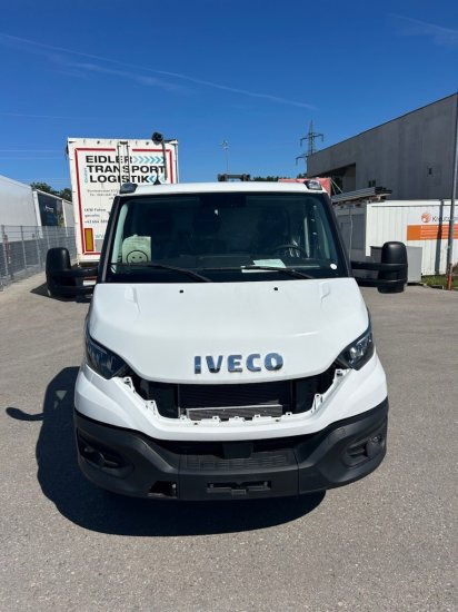 Iveco Daily 40 - 180 Fahrgestell, E6 Ohne Motor/Ohne Getriebe 2 Stück verfügbar - Cab chassis truck: picture 2 Iveco Daily 40 - 180 Fahrgestell, E6 Ohne Motor/Ohne Getriebe 2 Stück verfügbar - Cab chassis truck: picture 2