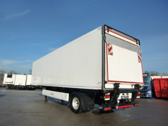 Krone SZ/K Carrier Maxima 1300 1-achsauflieger mit Hebebühne - Isothermal semi-trailer: picture 4 Krone SZ/K Carrier Maxima 1300 1-achsauflieger mit Hebebühne - Isothermal semi-trailer: picture 4