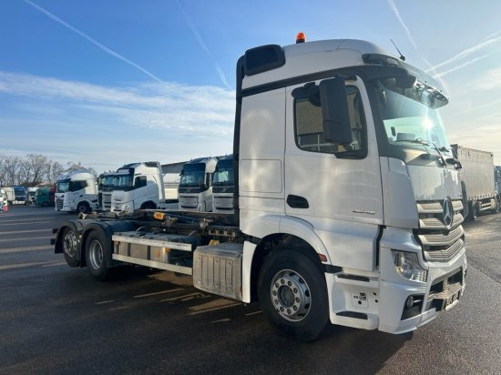 Mercedes-Benz Actros 2545L 6x2 Hyva Abroller, E6 ,Retarder, Lenk-Liftachse, - Hook lift truck: picture 3 Mercedes-Benz Actros 2545L 6x2 Hyva Abroller, E6 ,Retarder, Lenk-Liftachse, - Hook lift truck: picture 3