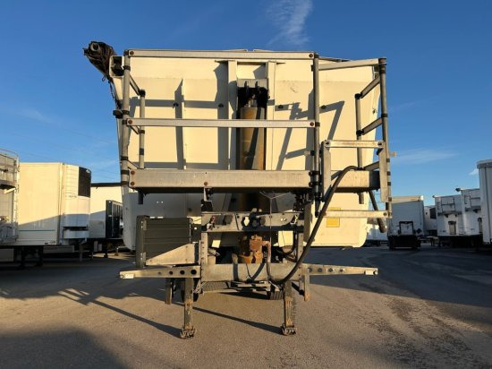 Schmitz SGF S3 Alu Kippmulde 34m³, Liftachse, Schmitz-Achsen, Rollplane, Podest - Tipper semi-trailer: picture 2 Schmitz SGF S3 Alu Kippmulde 34m³, Liftachse, Schmitz-Achsen, Rollplane, Podest - Tipper semi-trailer: picture 2