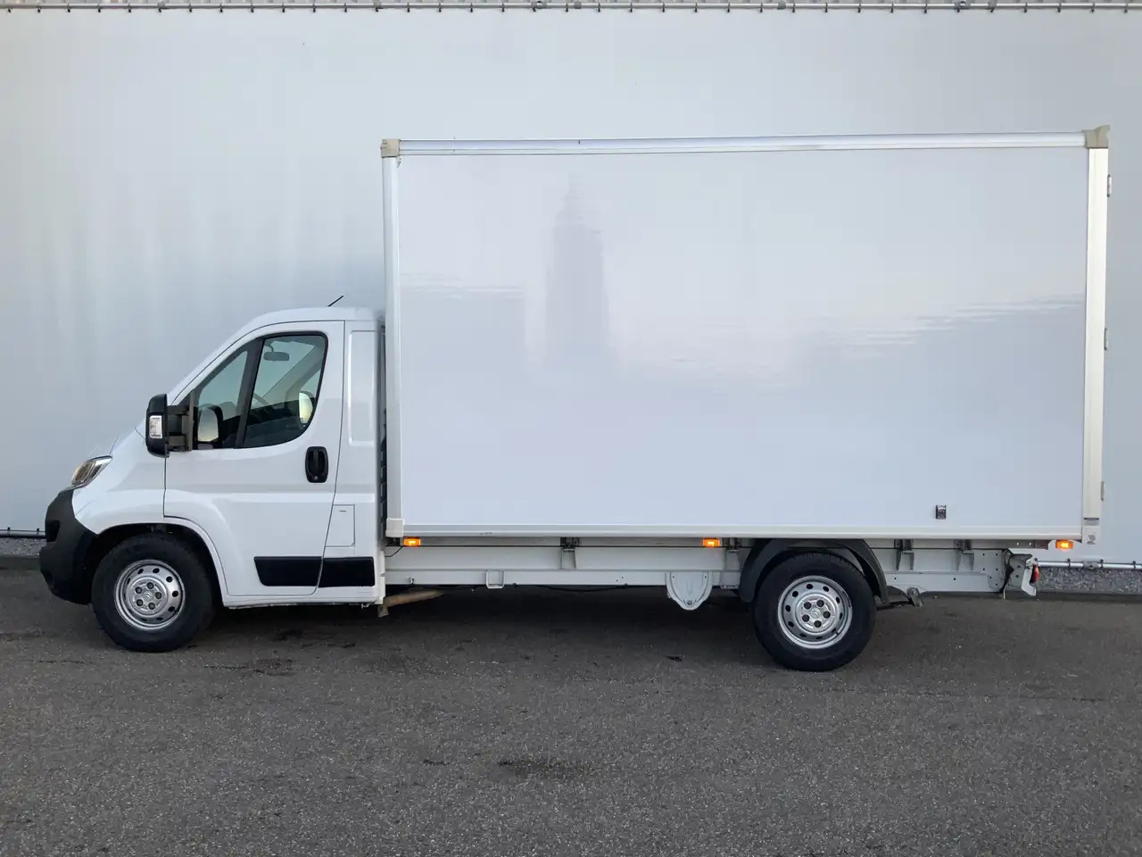Citroen Jumper 2.2 BlueHDi 165 L3 3.5t Meubel bak & Deuren Airco - Box van: picture 3 Citroen Jumper 2.2 BlueHDi 165 L3 3.5t Meubel bak & Deuren Airco - Box van: picture 3