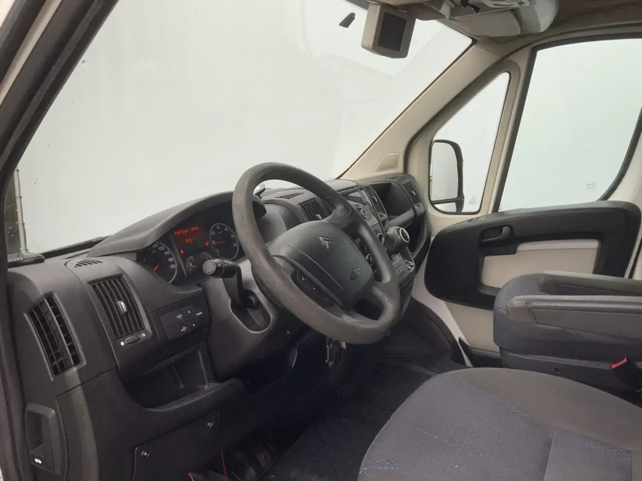 Citroen Jumper 30 2.2 HDI L2H2 Airco Cruise Camera 3 Zits sidebar - Panel van: picture 5 Citroen Jumper 30 2.2 HDI L2H2 Airco Cruise Camera 3 Zits sidebar - Panel van: picture 5