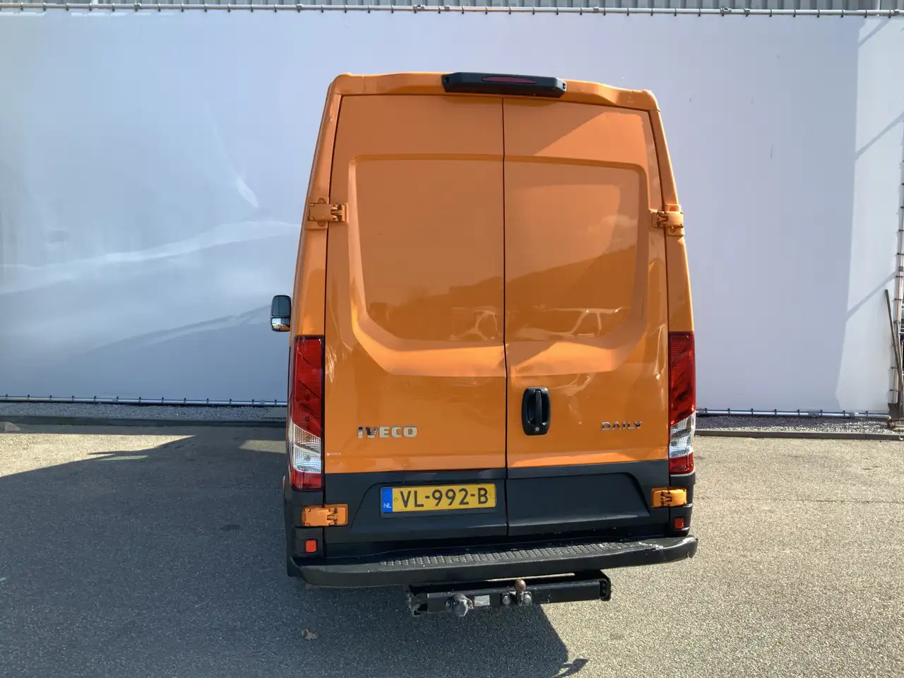 Iveco Daily 40C15V 3.0 352 H3 L Airco 3 Zits Trekhaak 3500 kg - Panel van: picture 3 Iveco Daily 40C15V 3.0 352 H3 L Airco 3 Zits Trekhaak 3500 kg - Panel van: picture 3