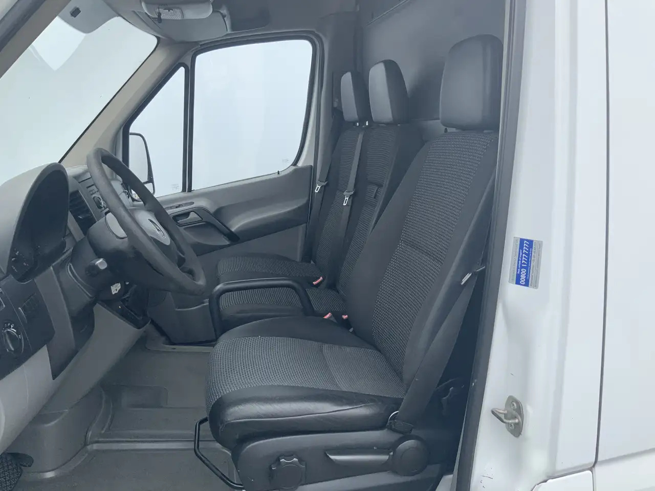 Mercedes-Benz 311 2.2 CDI 325 HDSprinter L2H1 Automaat 3 Zits Ai - Panel van: picture 4 Mercedes-Benz 311 2.2 CDI 325 HDSprinter L2H1 Automaat 3 Zits Ai - Panel van: picture 4