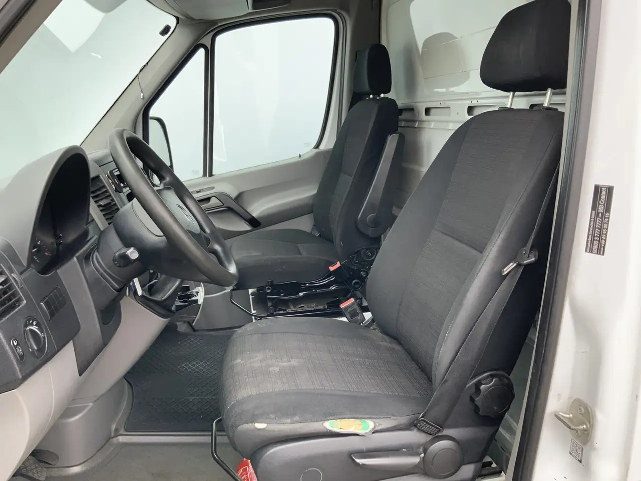 Refrigerated van Mercedes-Benz Sprinter 310 2.2 CDI 366 ijswagen 40 gr _0 Deuren 10 Euro 5: picture 8